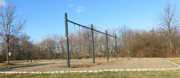 2015-04-04 Playground - swings -small